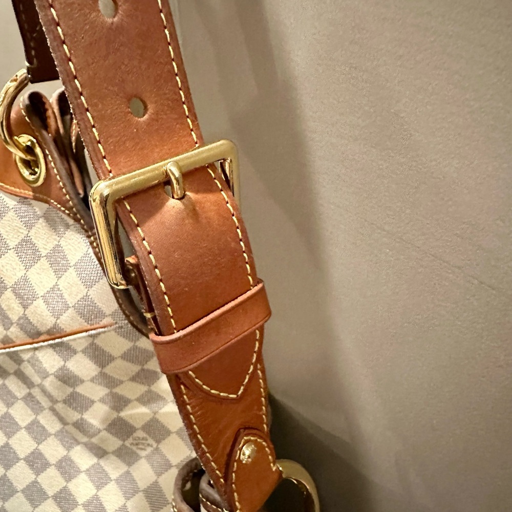 Louis Vuitton Damier Azur Galleria GM - Picture 8 of 12
